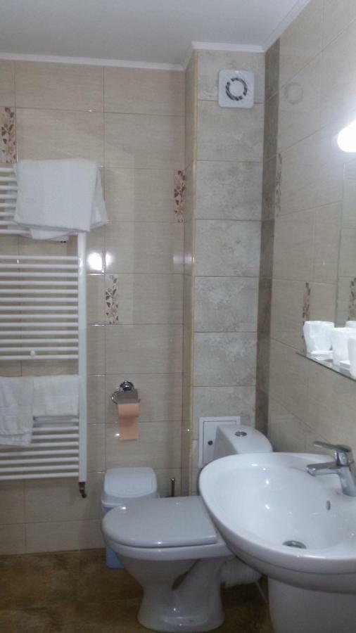 La Tusi Lovrin Hotel Ngoại thất bức ảnh
