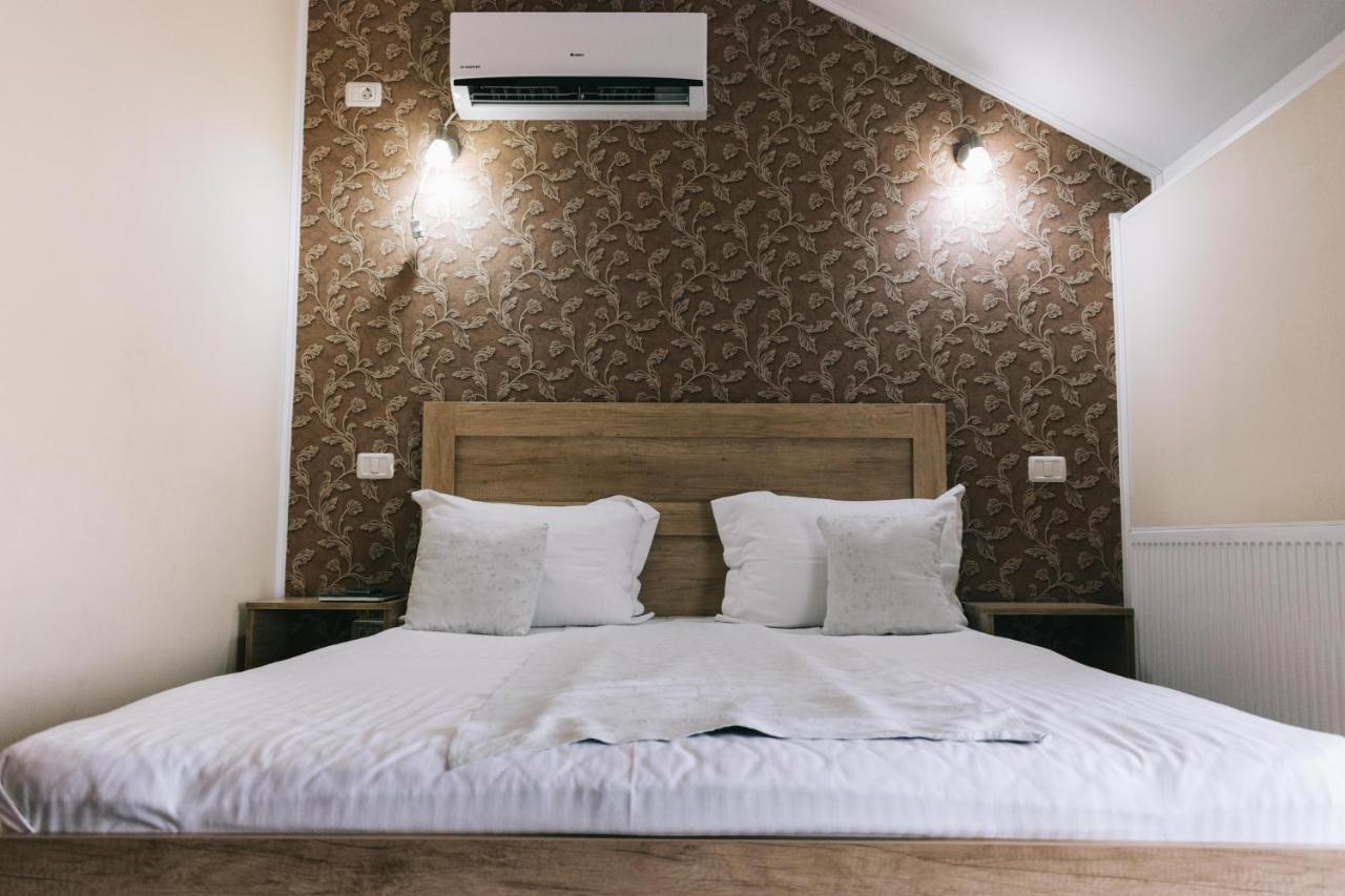 La Tusi Lovrin Hotel Ngoại thất bức ảnh